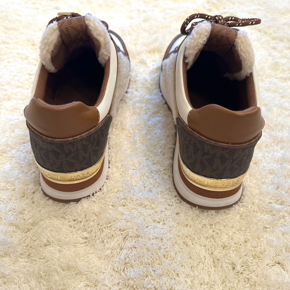 Michael Kors Maddy Trainers - Picture 5 of 7